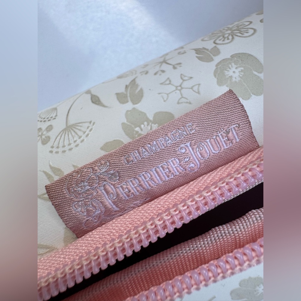 Perrier-Joet Blason Rosé "Enchanted Nature" Pink
Bottle Case limited edition - Picture 5 of 8